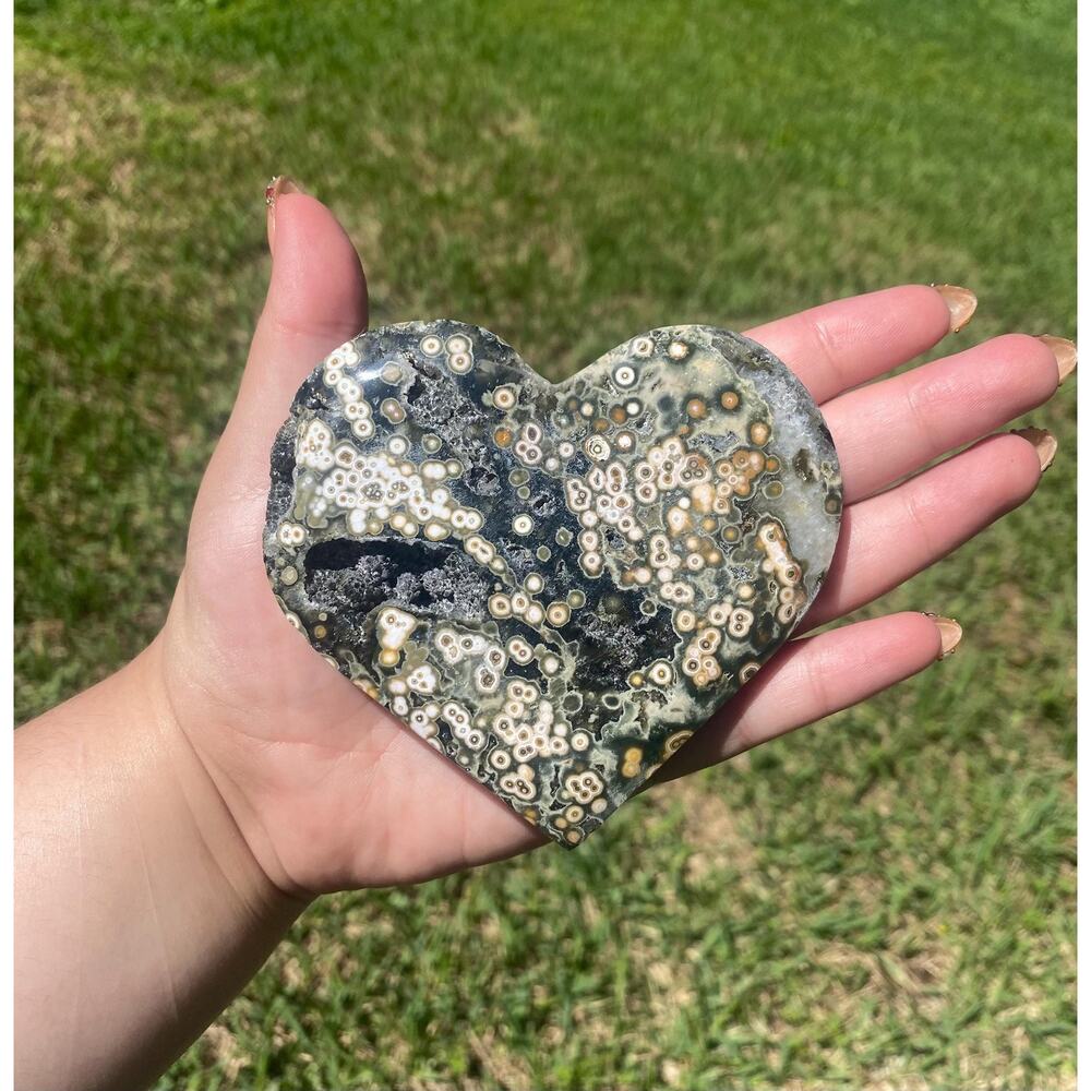 8th Vein Ocean JasperHeart Carving , Large 227 g , Unique Orbicular Sea Jasper
